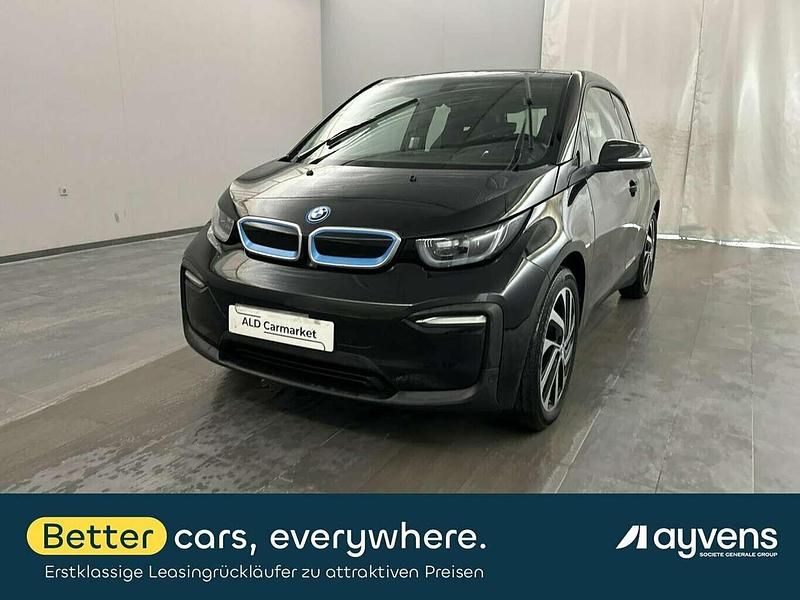 Fluid black mit akzent bmw i b Gebraucht 2022 BMW i3 Kleinwagen | 19.480 € (Fairer Preis) - Bild 1/4