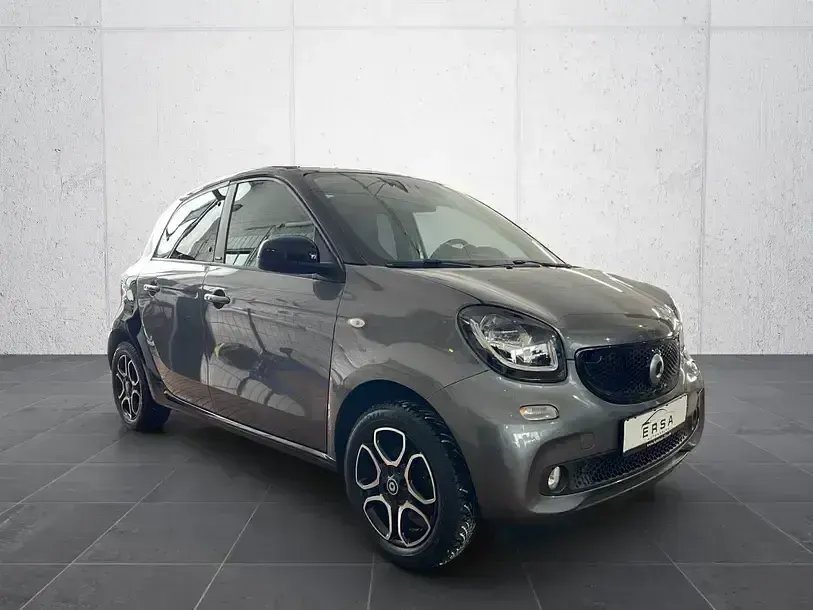 Używany Smart ForFour Basis 71 KM (52 kW) 2017 Szary Hatchback
