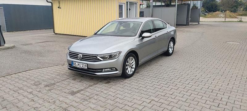 Gebraucht 2018 VW Passat Comfortline Limousine | 16.999 € (Fairer Preis) - Bild 1/4