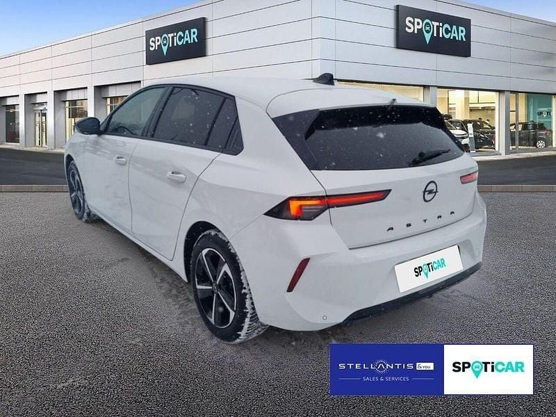 Gebraucht Opel Astra 131 PS (96 kW) 2024 Weiß Limousine