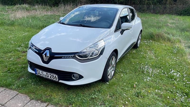 Gebraucht Renault Clio IV Luxe 90 PS (66 kW) 2015 Weiß Kleinwagen