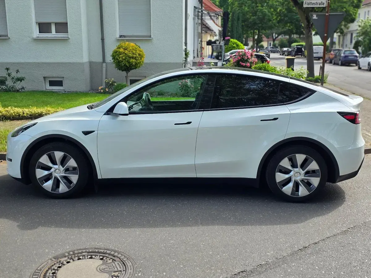 Usata Tesla Model Y 219 kW (299 CV) 2024 Bianco SUV