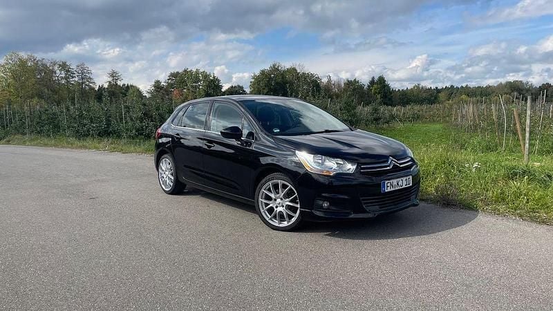 Schwarz Gebraucht 2011 Citroën C4 Attraction Limousine | 4.699 € (Fairer Preis) - Bild 1/4