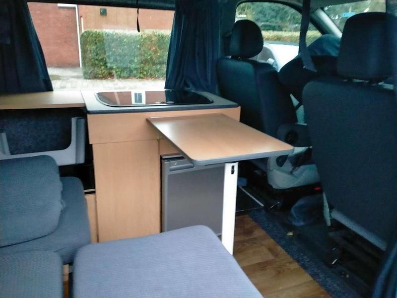 Gebraucht Renault Trafic 90 PS (66 kW) 2009 Blau Van / Kleinbus