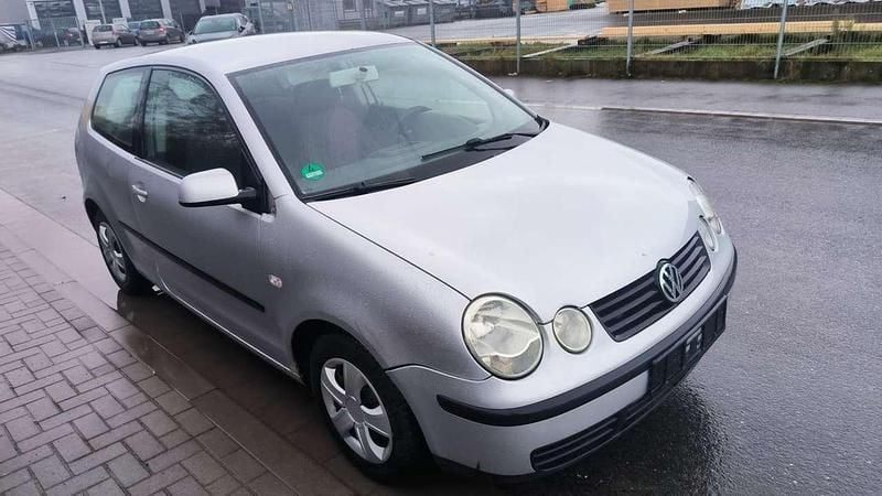 Silber Gebraucht 2003 VW Polo Highline Limousine | 1.500 € (Guter Preis) - Bild 1/4