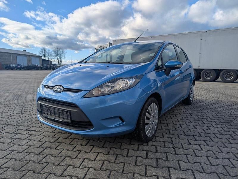 Gebraucht Ford Fiesta 82 PS (60 kW) 2012 Blau Kleinwagen
