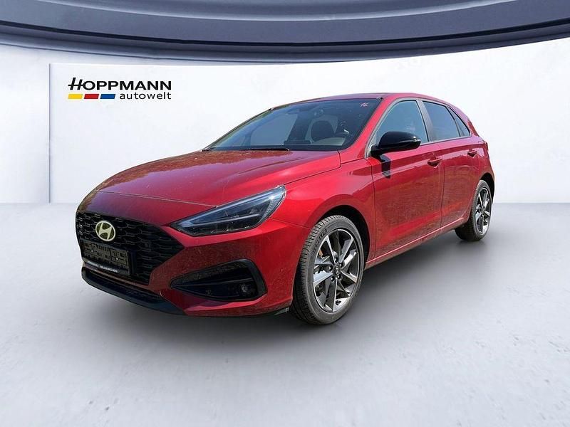 Neu Hyundai i30 101 PS (74 kW) 2025 Rot Limousine