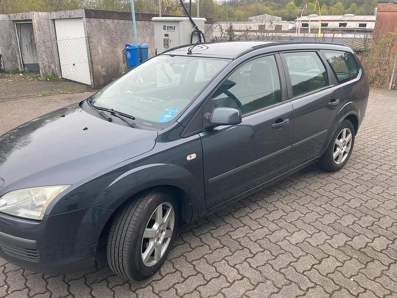 Usata Ford Focus 125 CV (91 kW) 2007 Grigio Station wagon
