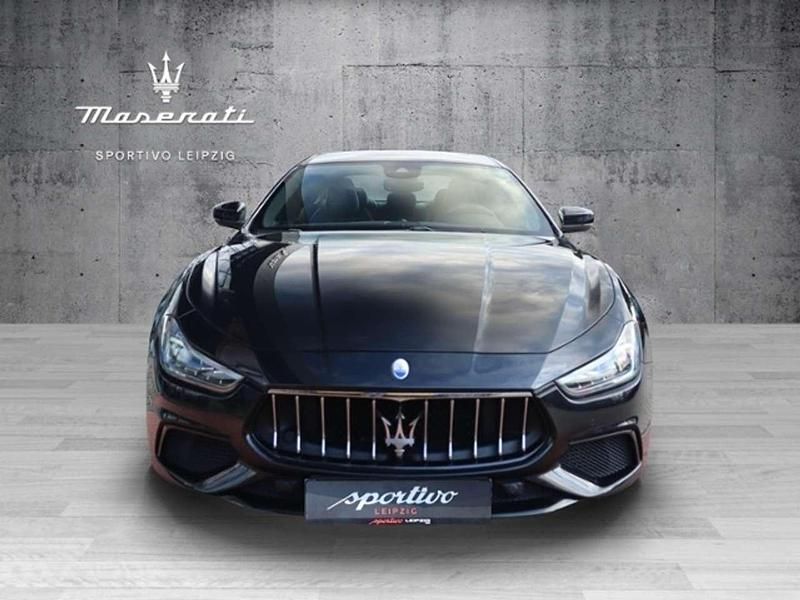 Schwarz Gebraucht 2020 Maserati Ghibli Coupé | 55.111 € (Fairer Preis) - Bild 1/4
