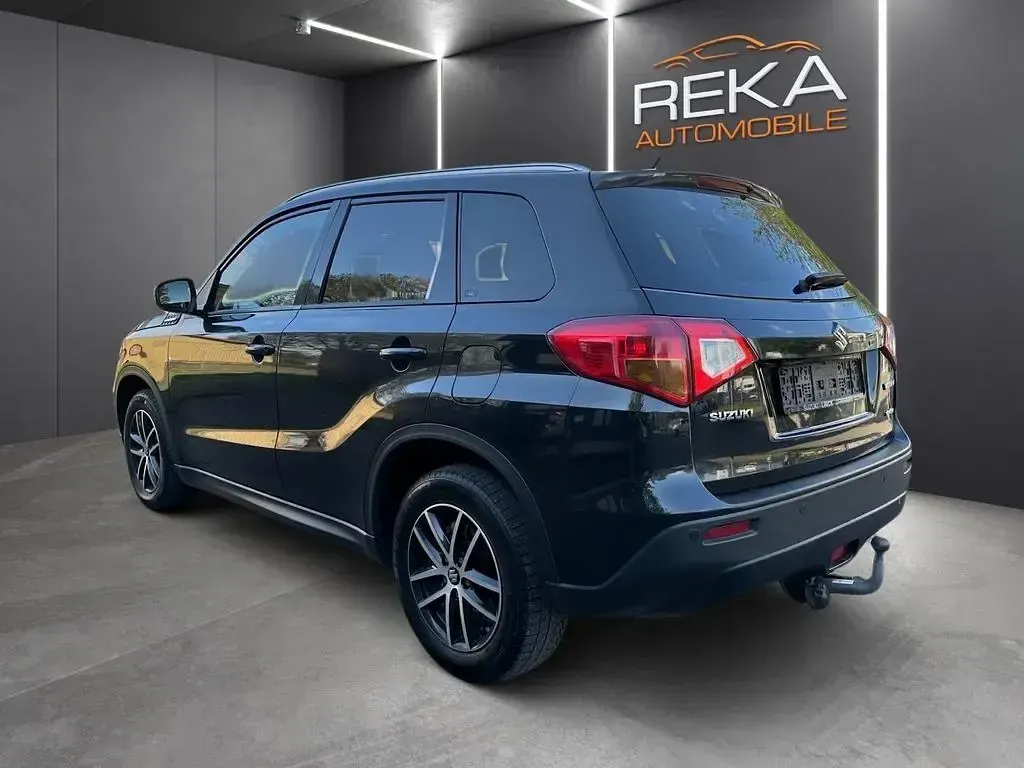 Gebraucht Suzuki Vitara 140 PS (102 kW) 2018 Schwarz SUV
