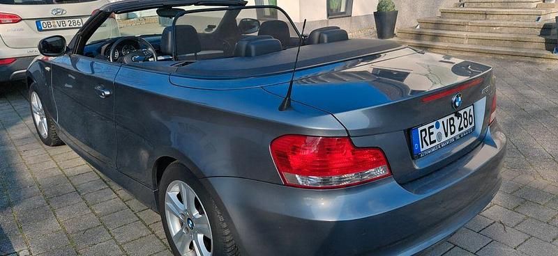 Gebraucht BMW 118 Cabriolet 143 PS (105 kW) 2010 Grau Cabrio