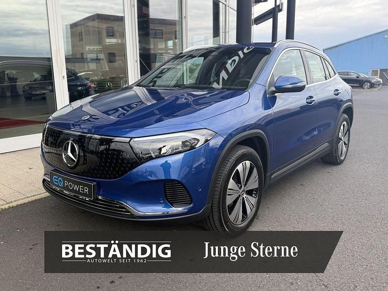 Lack spektralblau Gebraucht 2024 Mercedes EQA300 Progressive SUV | 37.990 € (Etwas zu teuer) - Bild 1/4