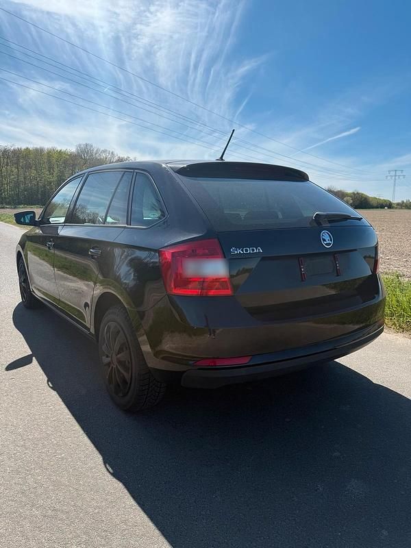 Usata Skoda Rapid 90 CV (66 kW) 2017 Nero Utilitaria