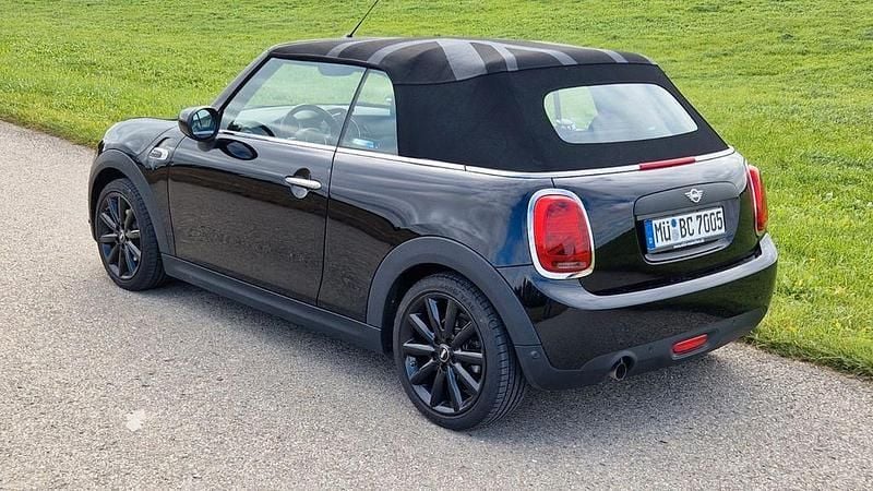 Gebraucht Mini One Cabriolet Pepper 102 PS (75 kW) 2021 Schwarz Cabrio