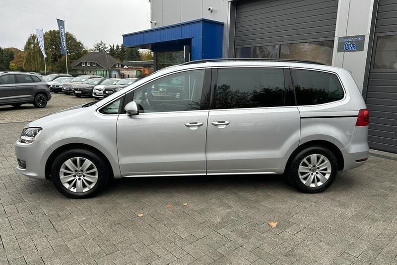 Second-hand VW Sharan 150 CP (110 kW) 2015 Argintiu Monovolum