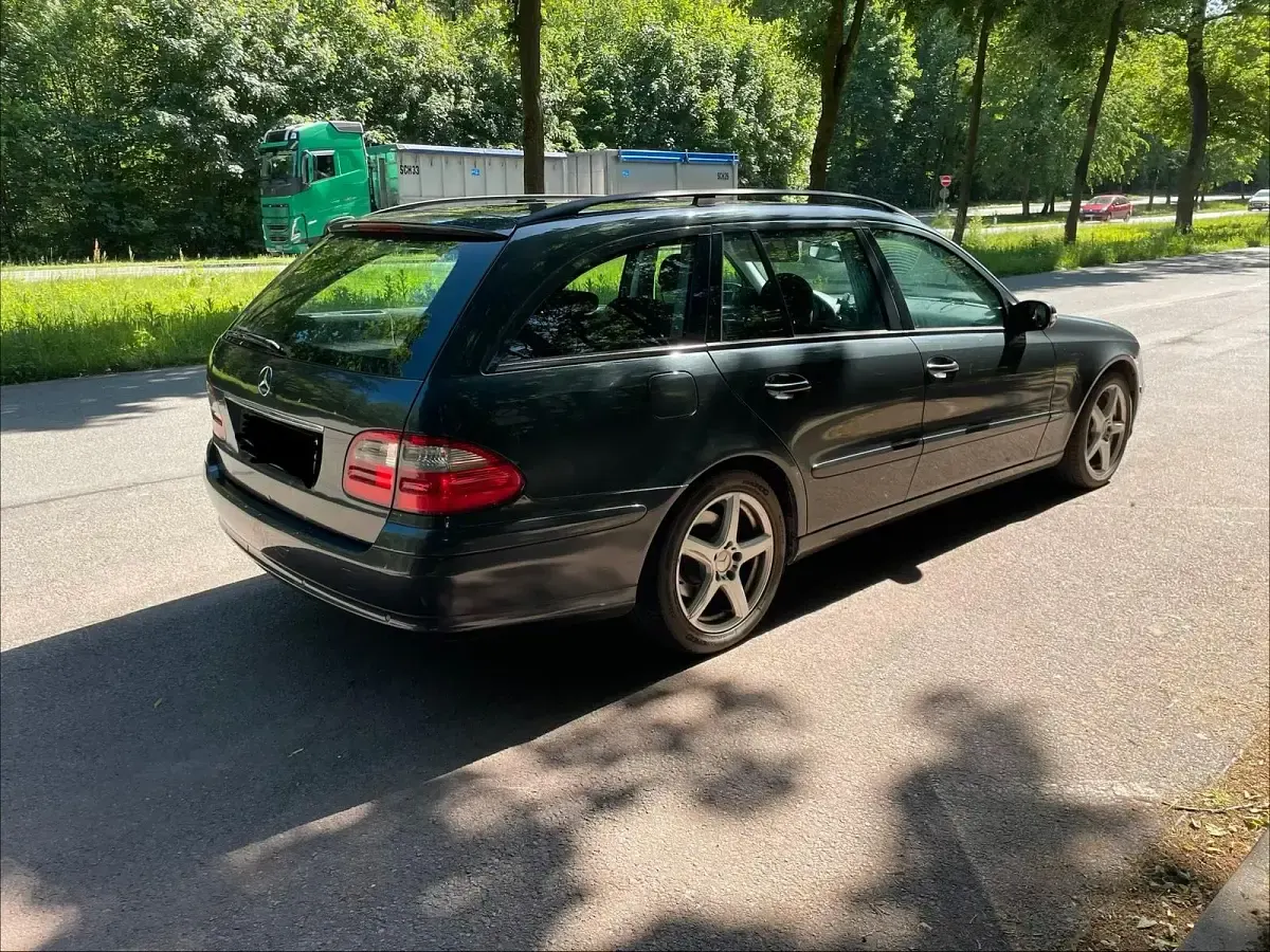 Gebraucht Mercedes E220 150 PS (110 kW) 2003 Grau Kombi