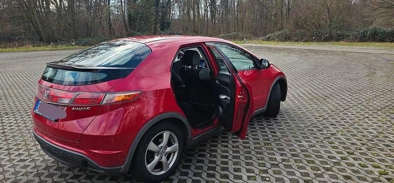 Gebraucht Honda Civic 99 PS (72 kW) 2008 Rot Limousine