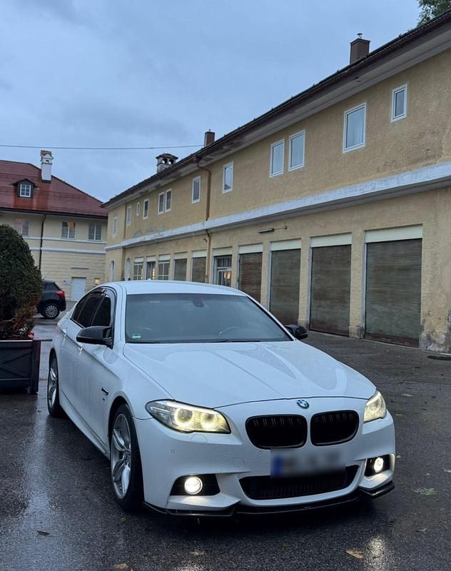 Weiß Gebraucht 2014 BMW 520 M Sport Limousine | 13.000 € (Guter Preis) - Bild 1/4
