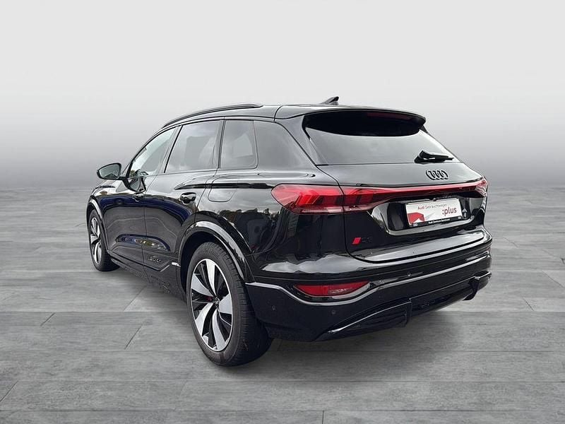 Gebraucht Audi Q6 e-tron S-Line 284 kW (387 PS) 2024 Mythosschwarz metallic SUV