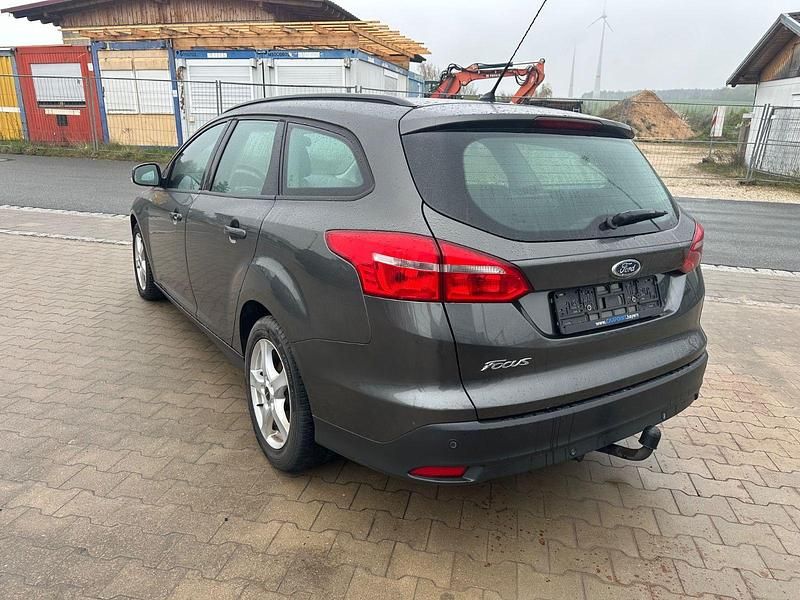 Używany Ford Focus Trend 120 KM (88 kW) 2016 Szary Kombi