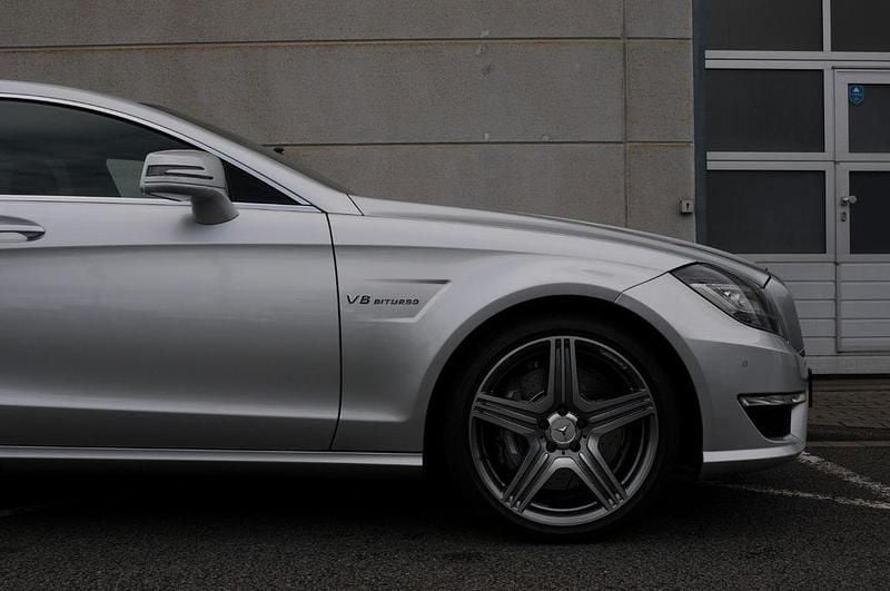 Silber Gebraucht 2013 Mercedes CLS63 AMG AMG Limousine | 42.900 € (Fairer Preis) - Bild 1/4