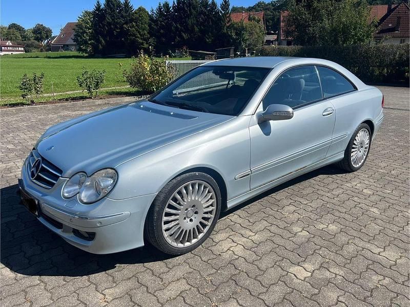 Silber Gebraucht 2006 Mercedes CLK320 Avantgarde Coupé | 4.500 € (Superpreis) - Bild 1/4