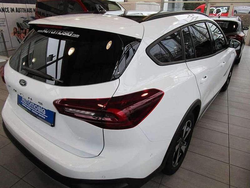 Neu Ford Focus Active X 155 PS (114 kW) 2025 Weiß Kombi