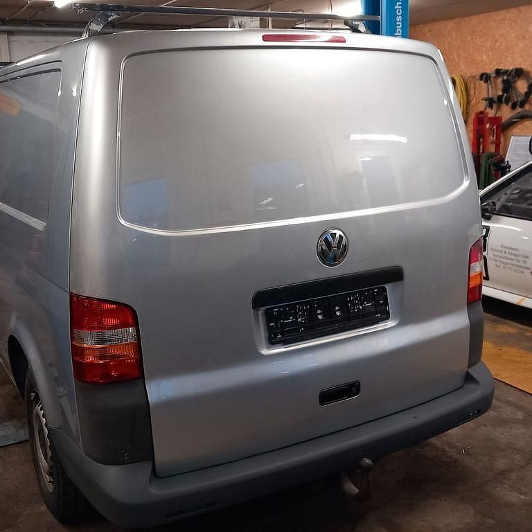 Gebraucht VW T5 131 PS (96 kW) 2006 Grau Van