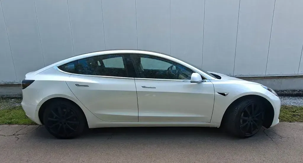 Gebraucht Tesla Model 3 258 kW (351 PS) 2019 Weiß Limousine
