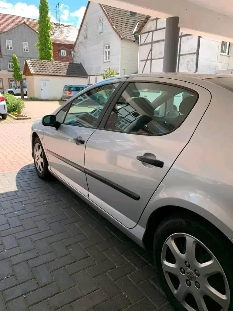 Gebraucht Peugeot 407 Coupe 109 PS (80 kW) 2005 Silber Coupé