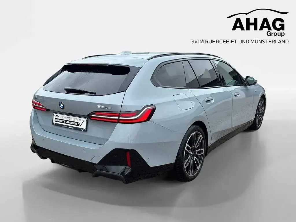 Gebraucht BMW 520 Comfort Edition 197 PS (144 kW) 2025 Schwarz Kombi