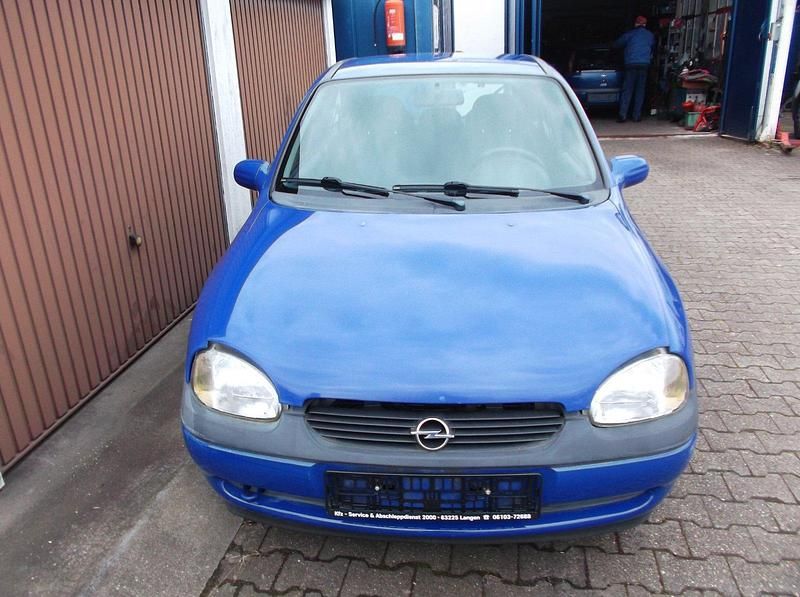 Gebraucht Opel Corsa 65 PS (47 kW) 1999 Blau Kleinwagen