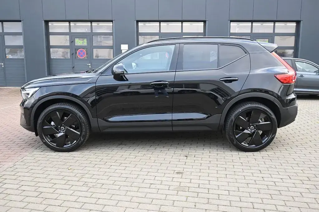 Gebraucht Volvo XC40 Plus 163 PS (119 kW) 2025 Schwarz SUV