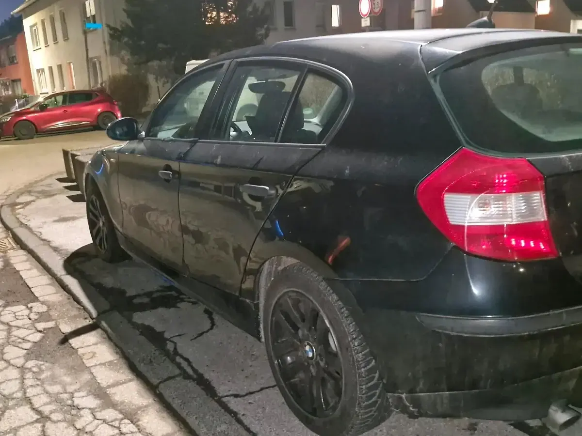 Gebraucht BMW 116 122 PS (89 kW) 2005 Schwarz Kleinwagen