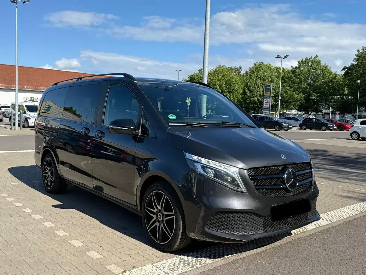Gebraucht Mercedes V300 Avantgarde 239 PS (175 kW) 2021 Grau Van / Kleinbus