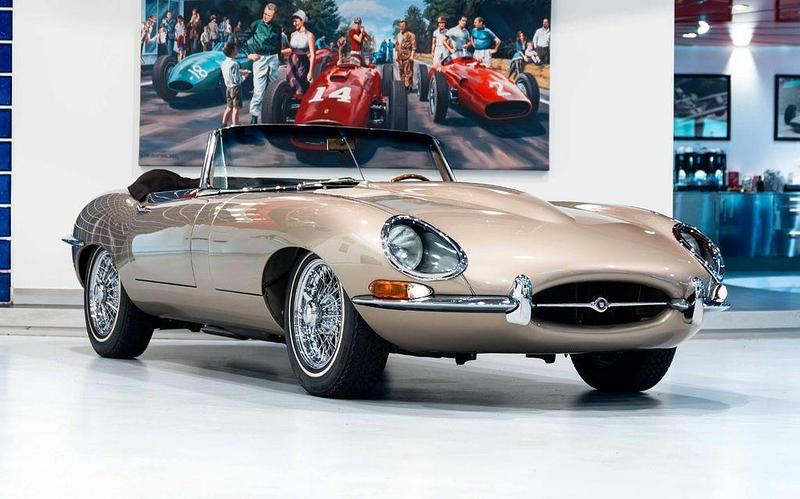Second-hand Jaguar E-Type 265 CP (194 kW) 1966 Auriu Cabrio