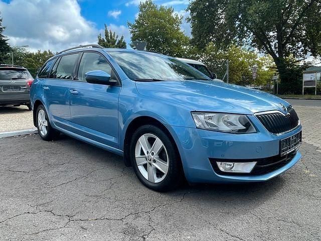 Second-hand Skoda Octavia Ambition 150 CP (110 kW) 2016 Albastru Hatchback