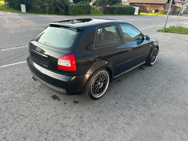 Gebraucht Audi S3 209 PS (153 kW) 2001 Schwarz Kleinwagen