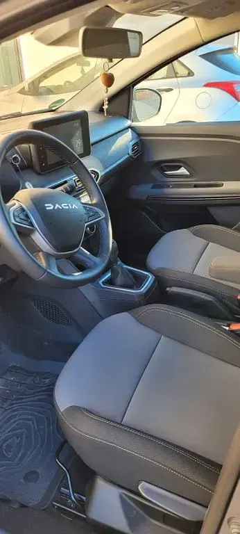 Gebraucht Dacia Jogger Extreme 110 PS (80 kW) 2025 Grün Van / Kleinbus