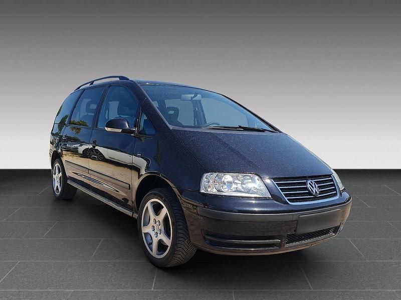 Gebraucht VW Sharan 140 PS (102 kW) 2009 Deep black pearl Van / Kleinbus