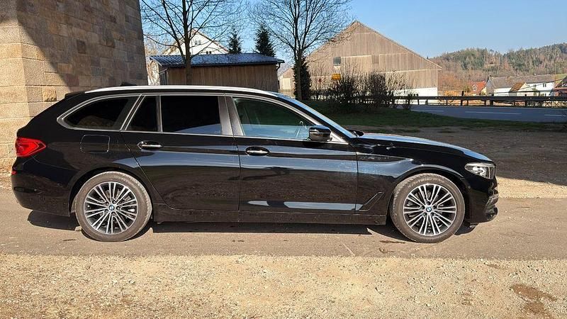 Gebraucht BMW 520 190 PS (139 kW) 2018 Schwarz Kombi