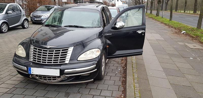 Schwarz Gebraucht 2001 Chrysler PT Cruiser Limited Kombi | 4.620 € (Teuer) - Bild 1/4