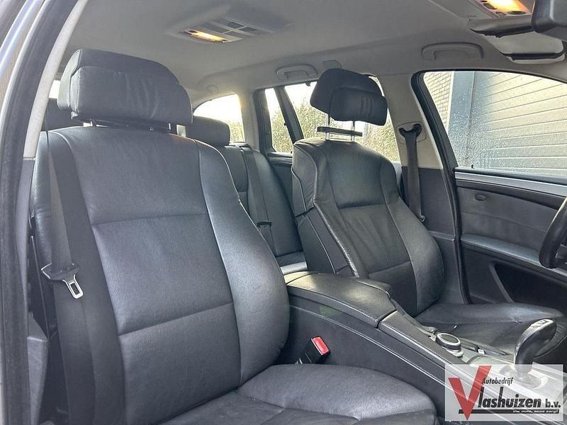 Gebraucht BMW 525 218 PS (160 kW) 2008 Schwarz Kombi