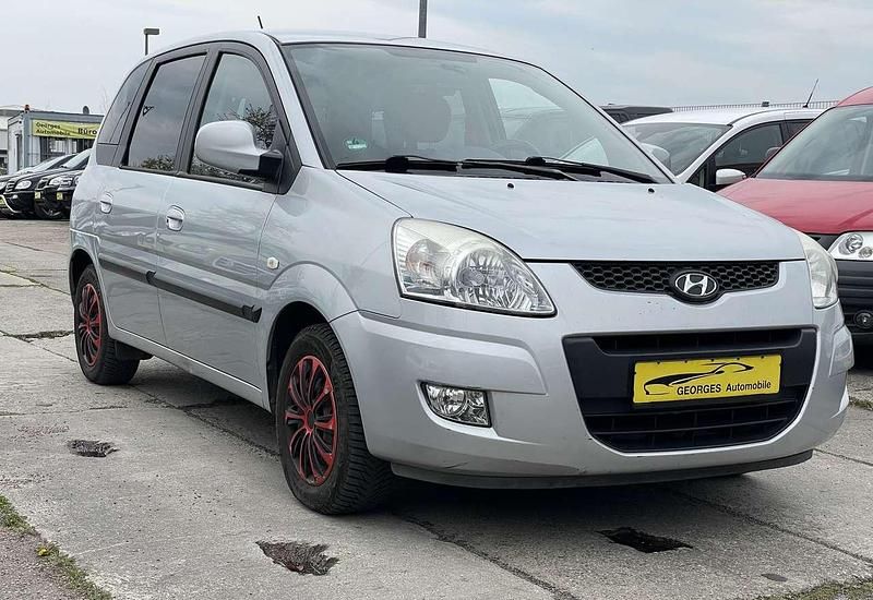 Gebraucht Hyundai Matrix Comfort 103 PS (75 kW) 2009 Silber Van / Kleinbus
