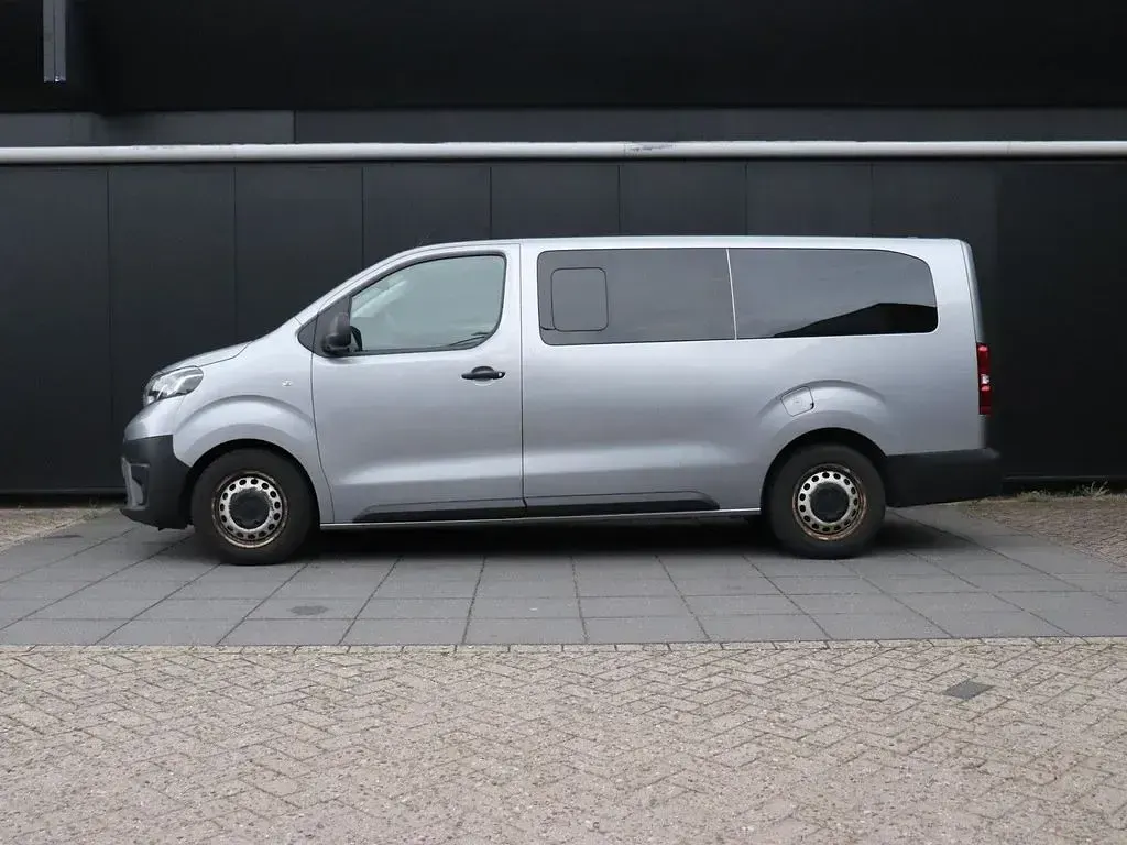 Gebraucht Toyota Proace Cool 120 PS (88 kW) 2022 Grau Van / Kleinbus