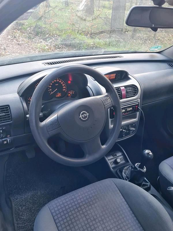 Używany Opel Corsa 75 KM (55 kW) 2002 Hatchback