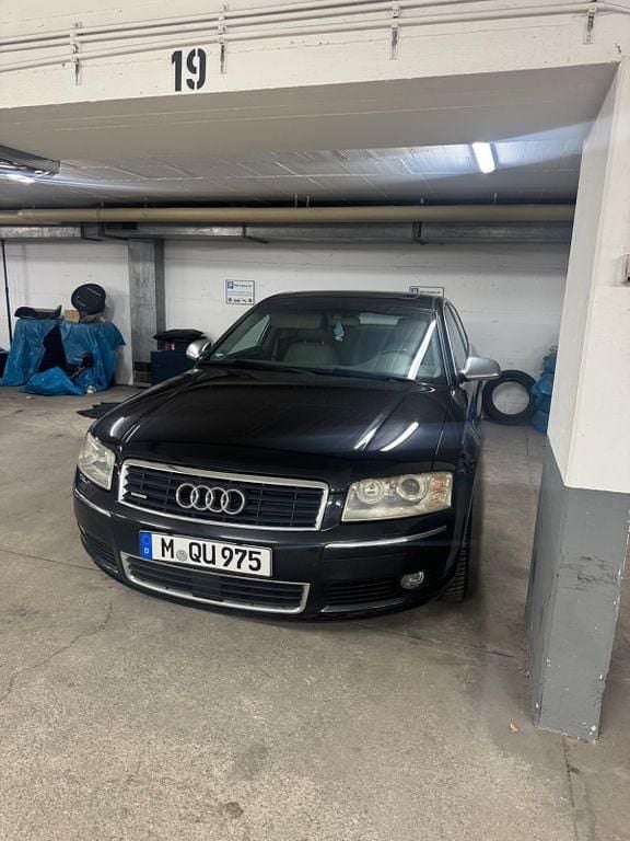 Schwarz Gebraucht 2004 Audi A8 Ambiente Limousine | 4.900 € (Superpreis) - Bild 1/4