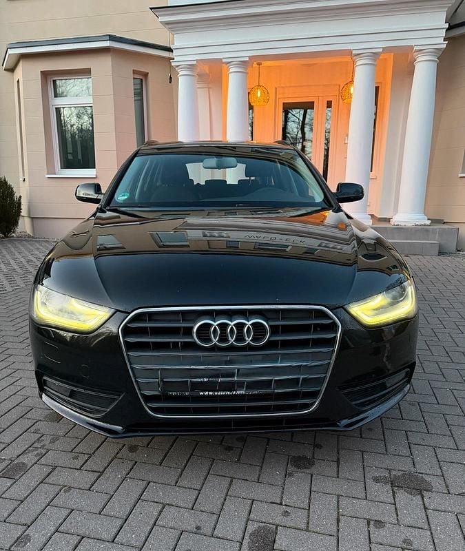 Gebraucht Audi A4 143 PS (105 kW) 2013 Schwarz Kombi