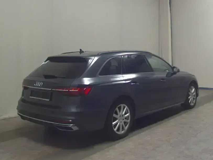 Gebraucht Audi A4 Advanced 204 PS (150 kW) 2022 Grau Kombi