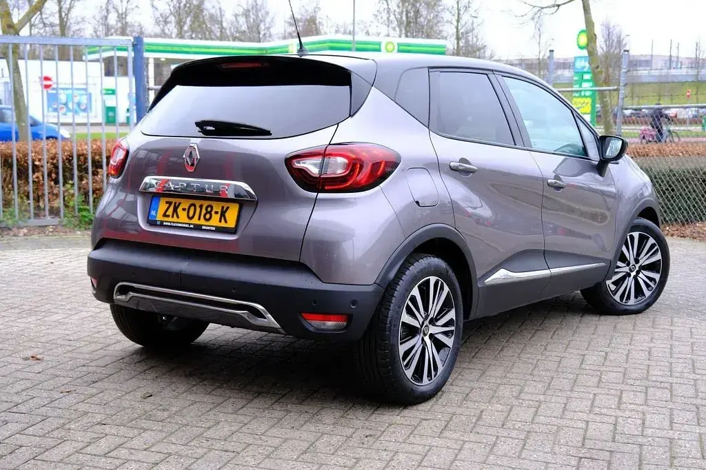 Gebraucht Renault Captur Initiale Paris 150 PS (110 kW) 2019 Grau SUV